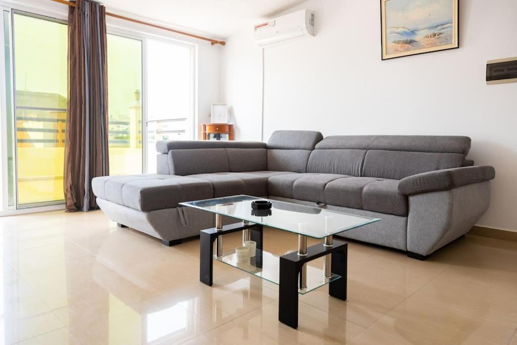 3 Bedroom Apt, Free Wifi & Ac, Cidadela - Lcgr Praia Exteriör bild