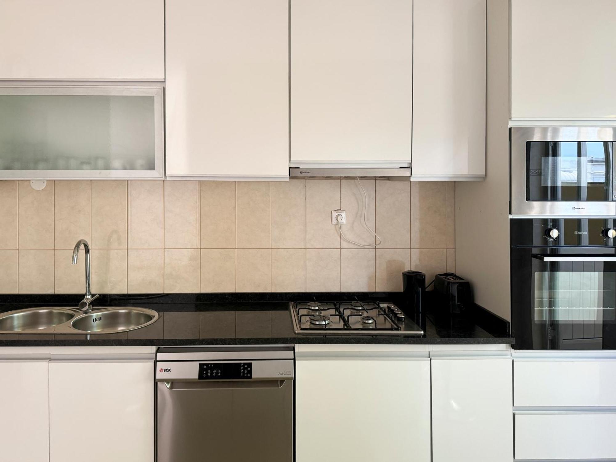 3 Bedroom Apt, Free Wifi & Ac, Cidadela - Lcgr Praia Exteriör bild