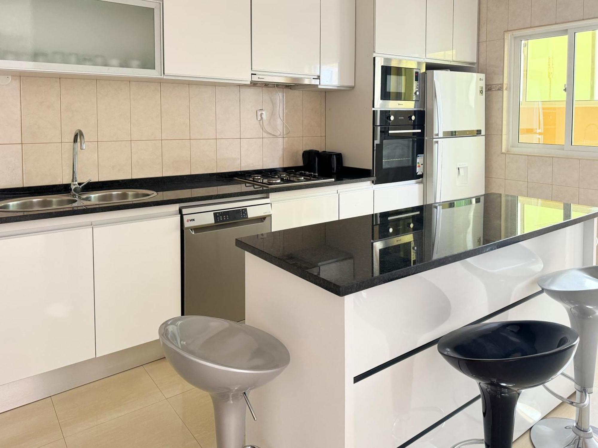 3 Bedroom Apt, Free Wifi & Ac, Cidadela - Lcgr Praia Exteriör bild